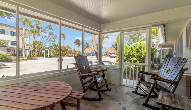 Are you looking for a quaint fishing village in the heart of Captiva Island? - Jensen's Cottage #10