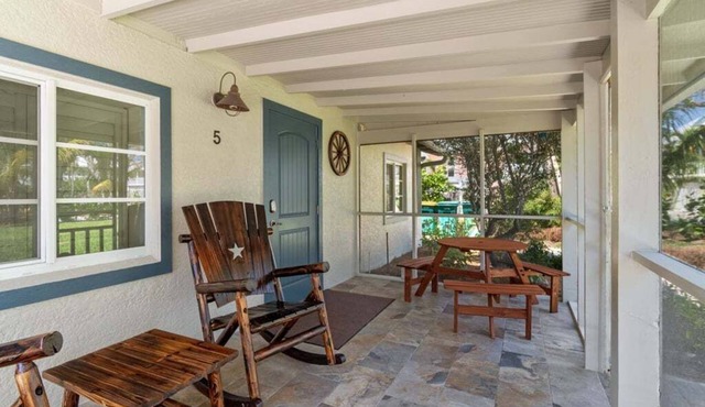 Are you looking for a quaint fishing village in the heart of Captiva Island? - Jensen's Cottage #05