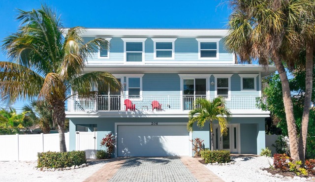 Areca Cove On Beautiful Anna Maria Island! 3 Min Walk To Beach!
