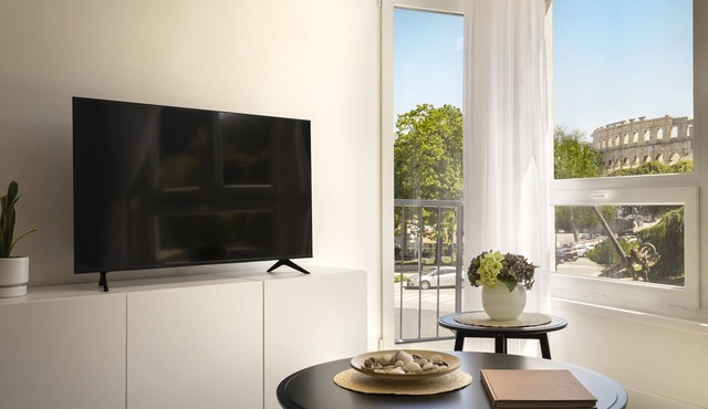 Arena Views & City Charm - Perfect Stay in the Heart of Pula