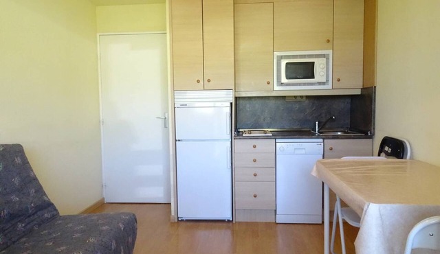 Arette: 4-person apt. at the slope base with balcony, parking, elevator