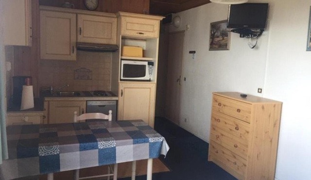 Arette: Grand studio 6 pers. proche pistes, parking, lave-vaisselle - FR-1-602-108