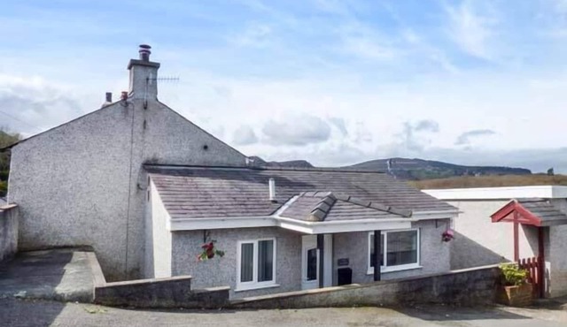 ARFRYN, family friendly, with open fire in Bethesda