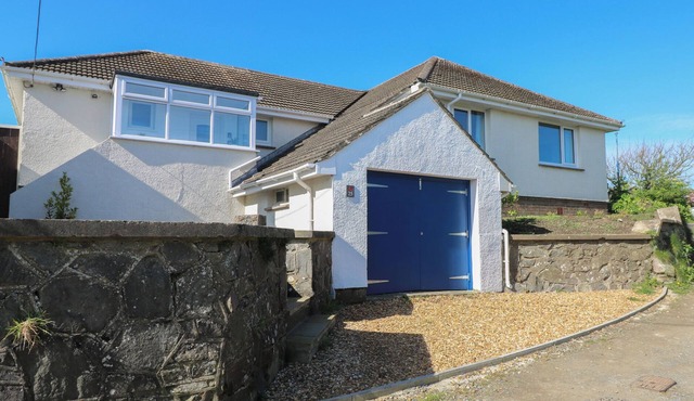 ARFRYN, pet friendly, country holiday cottage in Solva