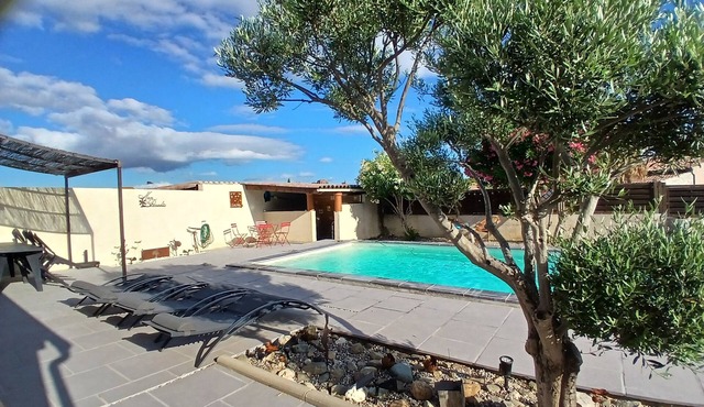 Argeliers (Aude), Languedoc. House 9 persons with swimming pool. 40 min from the beaches