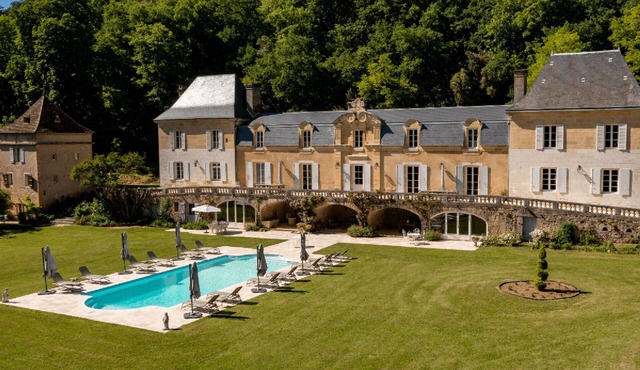 Argentonesse Castle, in the heart of the Périgord Noir, near Sarlat and the Chât