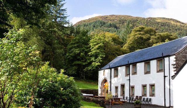 Argyll Barn - Seven Bedroom Villa, Sleeps 14