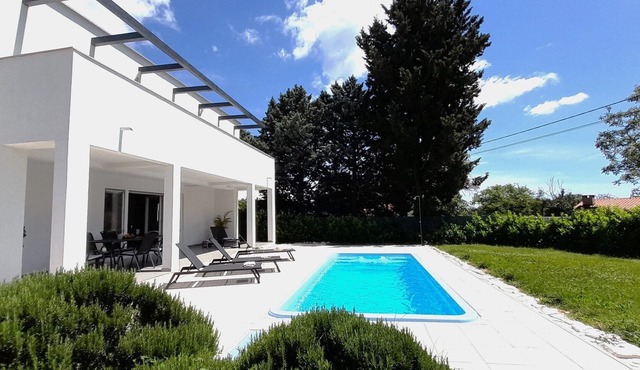 Aria, villa in Filipana, close to numerous beaches and activities