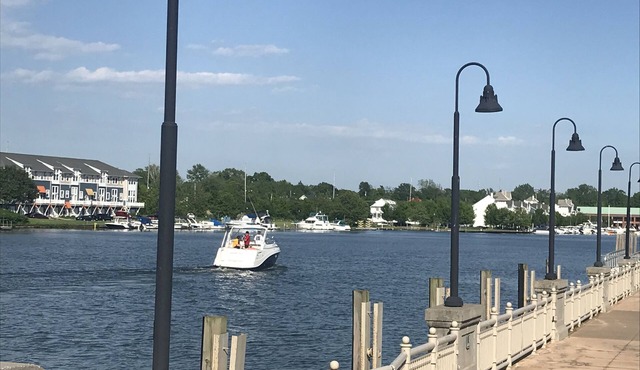 Ariel Broadway Hotel