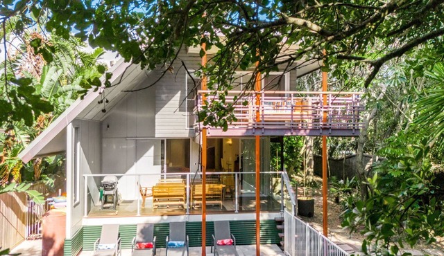 Ariels on the Beach - 4 BR beachfront home w. pool