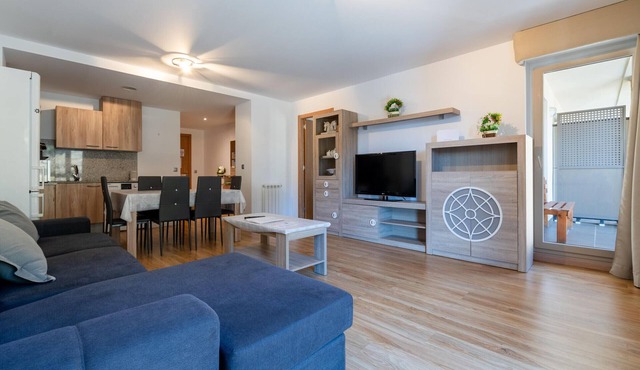 Arinsal: 6 Pers Apartment, 2 Bedrooms, Parking Included
