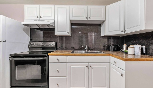 Arizona | Sleeps 8 Guests | Close to Playgrounds!