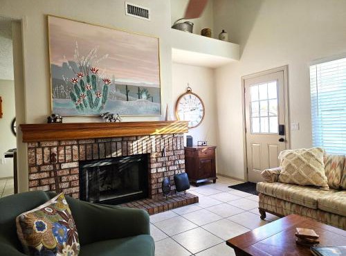 Arizona Southwest Hideaway - Games, BBQ, & More! No Resort Fees!