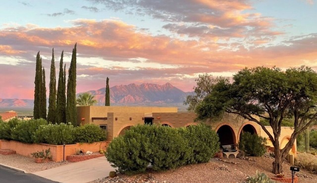 Arizona Townhouse with Stunning Mountain View