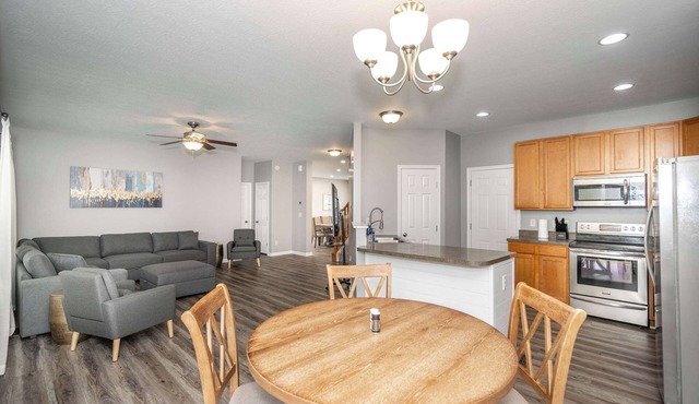 Ark & Creation Retreat For 12!