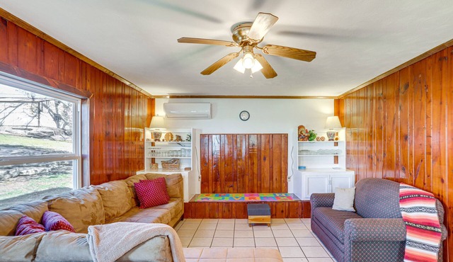 Arkansas Cabin w/Deck < 1 Mi to Norfork Lake