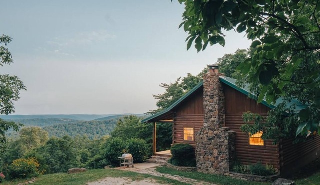 Arkansas Cabin w/Hot Tub