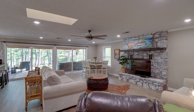 Arkansas Vacation Rental on Greers Ferry Lake!