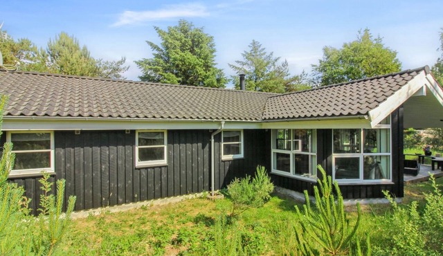 "Arlett" - 950m from the sea by Interhome