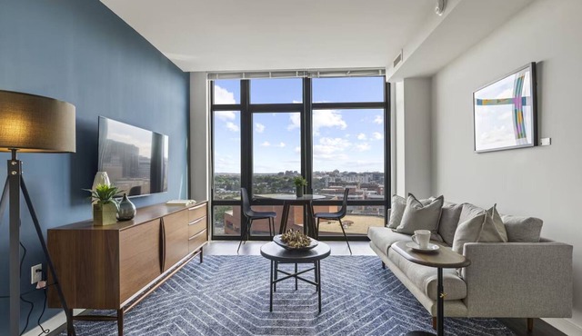 Arlington Ballston | Spacious Apartment w/Kitchen | Walk to Parks & Dining