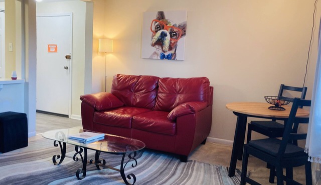 Arlington Gem located in quite & amenity enrich neighborhood
