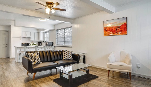 Arlington Sports & UTA Hub: Private Yard, 2BR/1B