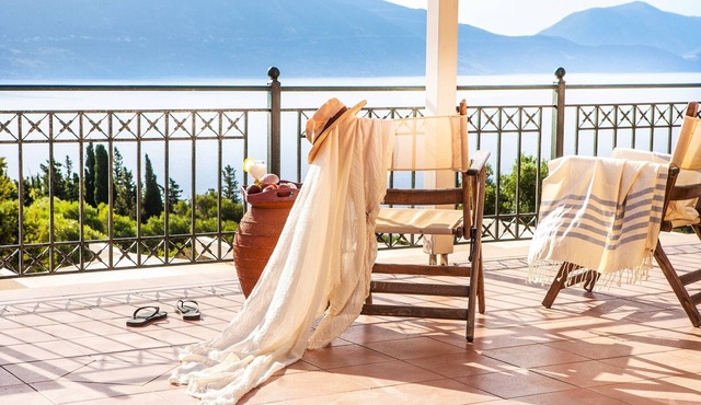 Armonia Villa, Stunning views, private pool, peaceful location, sleeps 2-7