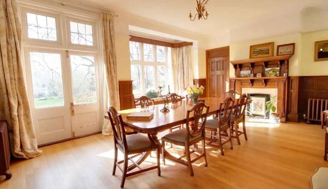 Arnewood Manor - Countryside View