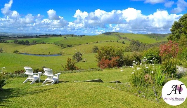 Arnold House - Beautiful Country Retreat - The Clementine Suite.