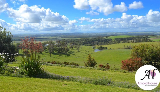 Arnold House - Beautiful Country Retreat - The Anastasia Suite.