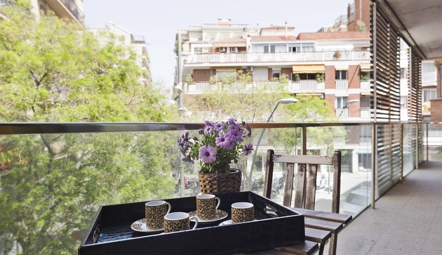 arpartamento 3 rooms 6 people with private terrace in Sarrià - Free WiFi