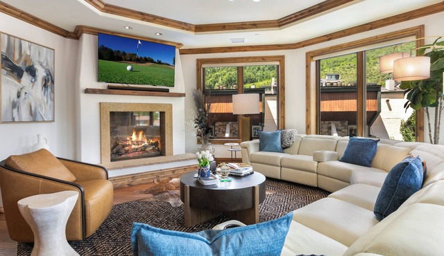 Arrabelle- 3 bdrm/3.5 bath Ski In Ski out condo- book Winter Ski Season now!