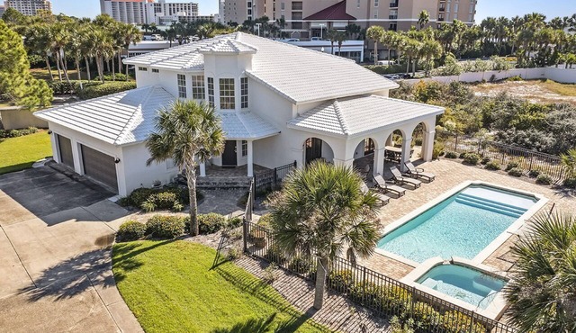 Array of Sunshine - Vacation Home Near the Beach with Private Pool