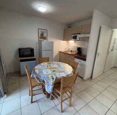 Arreau C - Logement avec Parking et piscine en été