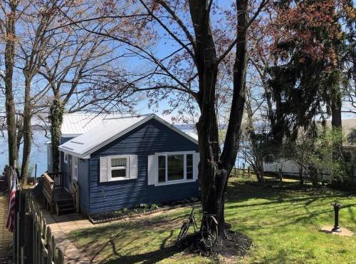 Arrowhead Beach - Waterfront - Hot Tub - Covered Deck - Fire Pit - Seneca Wine Trail