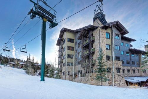 Arrowleaf Lodge - 1 Bed Studio #100A