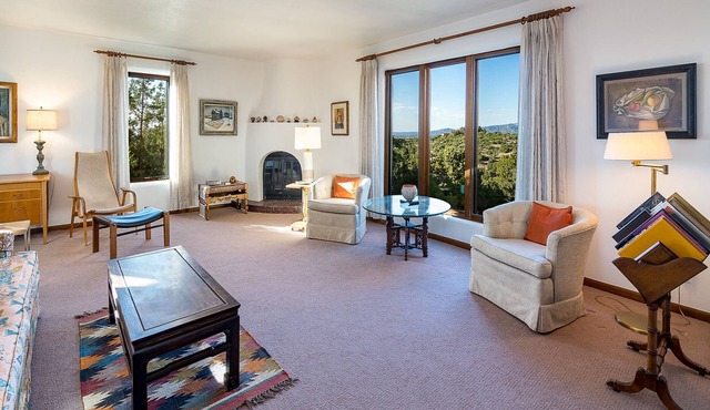 Arroyo's Edge | Pets, Near Trails and Downtown
