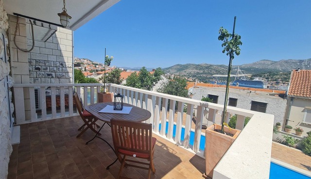 Art Box Dubrovnik - One Bedroom Apartment with Terrace