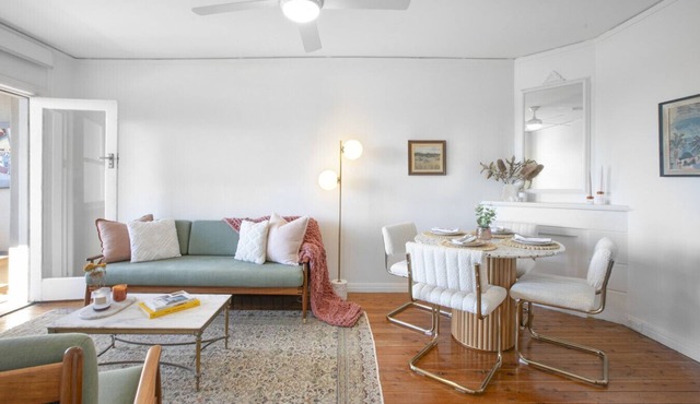 Art Deco Gem with Harbour Views in Elizabeth Bay