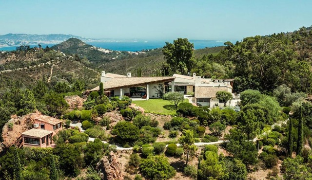 Art & design Villa with 360 view