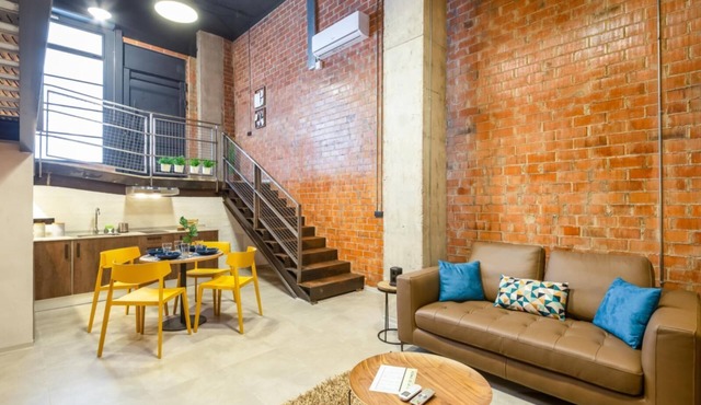 Art Loft 05 'The Mechanic' in Valencia