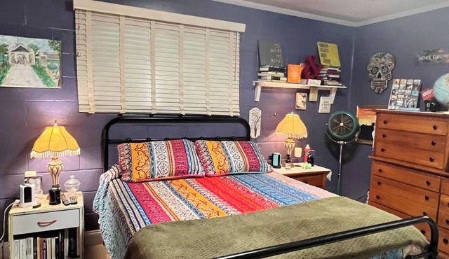 Art & Nature Retreat Suite Near Mountains, Airport & University of TN