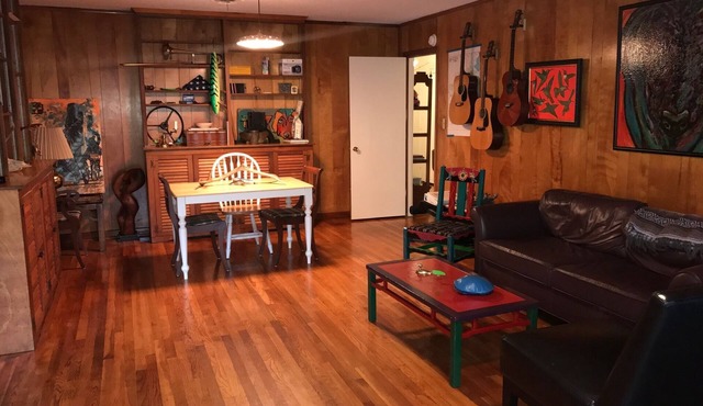 Art's Gallery, near Highland Village