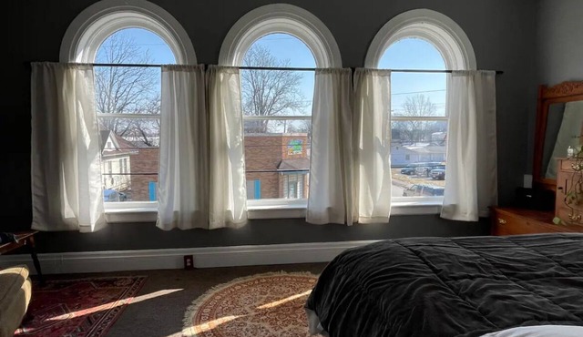 Art Themed Loft Apartment in Jacksonville