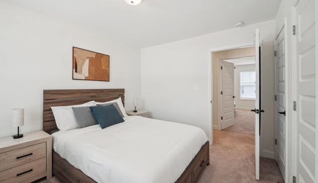 Arte Luxury townhomes Q4 I Comfy 2 Bed 2.5 Bath