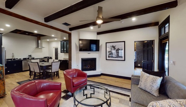 Artesia Casita: Downtown Santa Fe Railyard District, short walk to Plaza