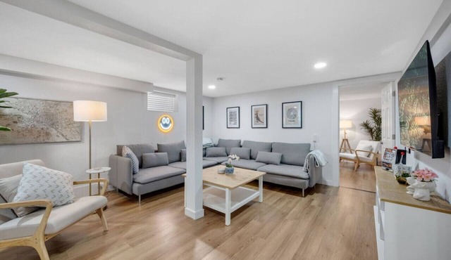 Artful Heaven: Sleeps up to 6, Private Luxury !