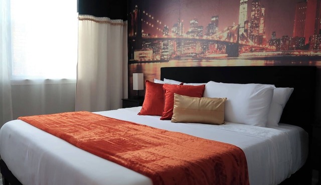 Artful Luxe New York | Designer King Near Airport