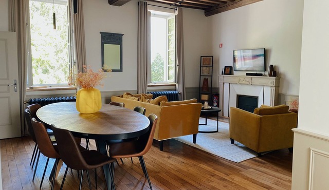 Arthur Barol-Apartment-Deluxe-Ensuite-Vineyard view