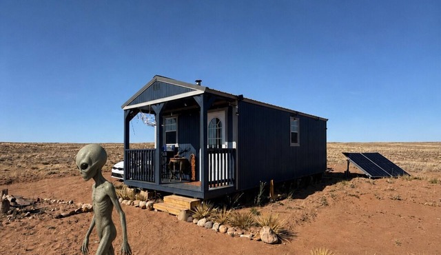 Artifact and Stargazing Retreat Near Petrified Forest
